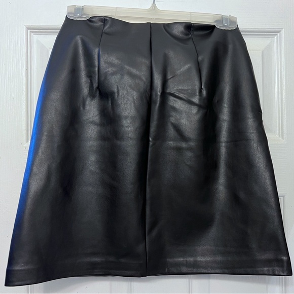 Dynamite Faux Leather Mini Skirt (size S, brand new) - Picture 2 of 3